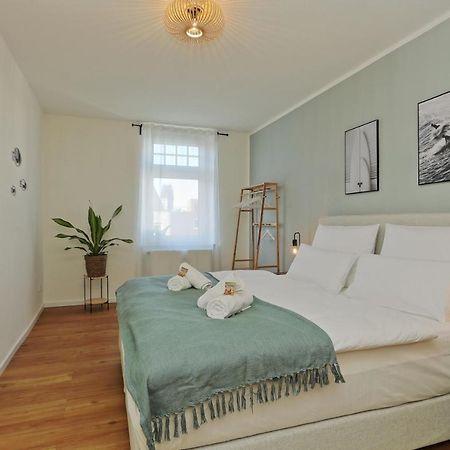 *City, Naehe Hbf, Kingsizebetten, Fitnessecke* Duisburgo Esterno foto