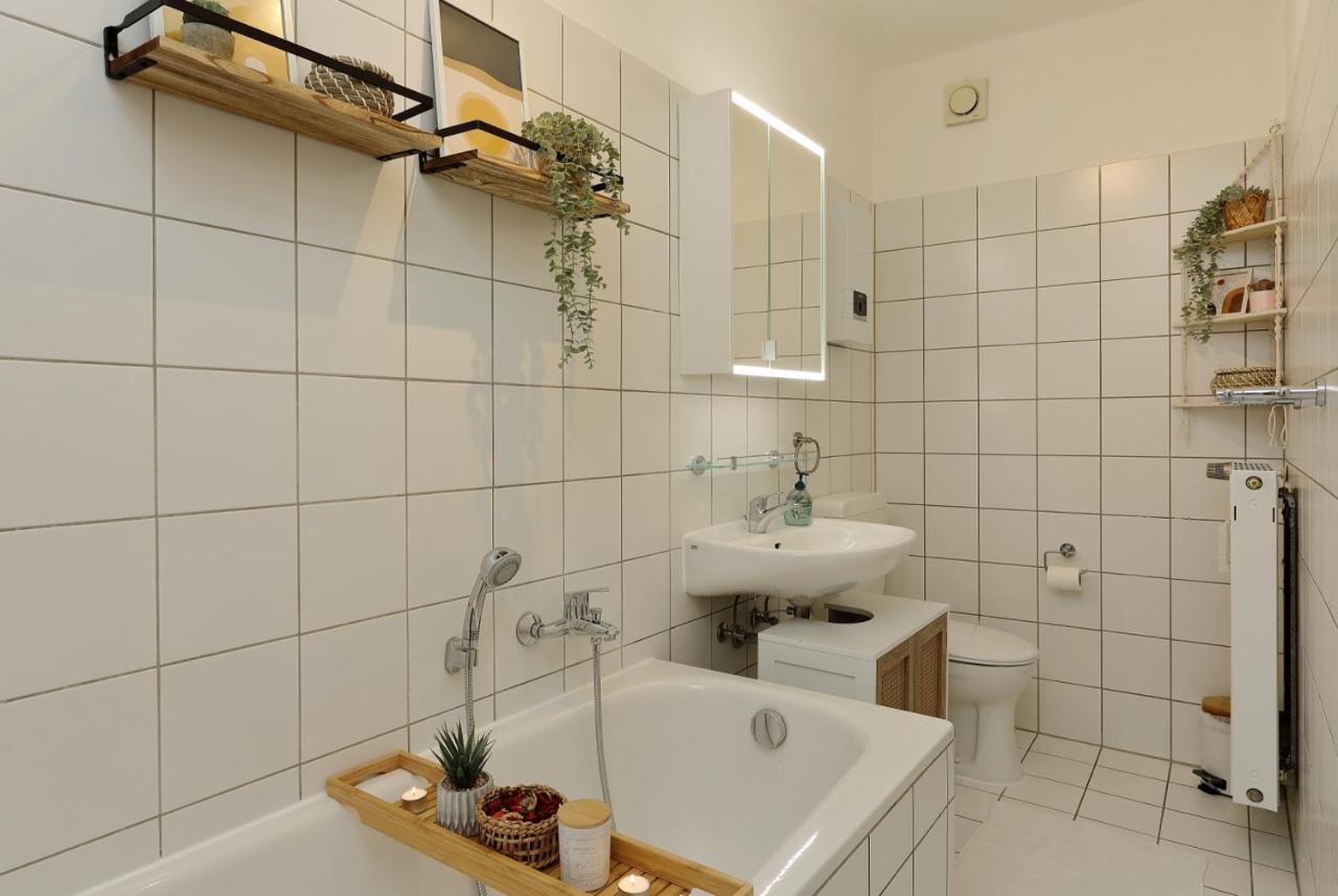 *City, Naehe Hbf, Kingsizebetten, Fitnessecke* Duisburgo Esterno foto